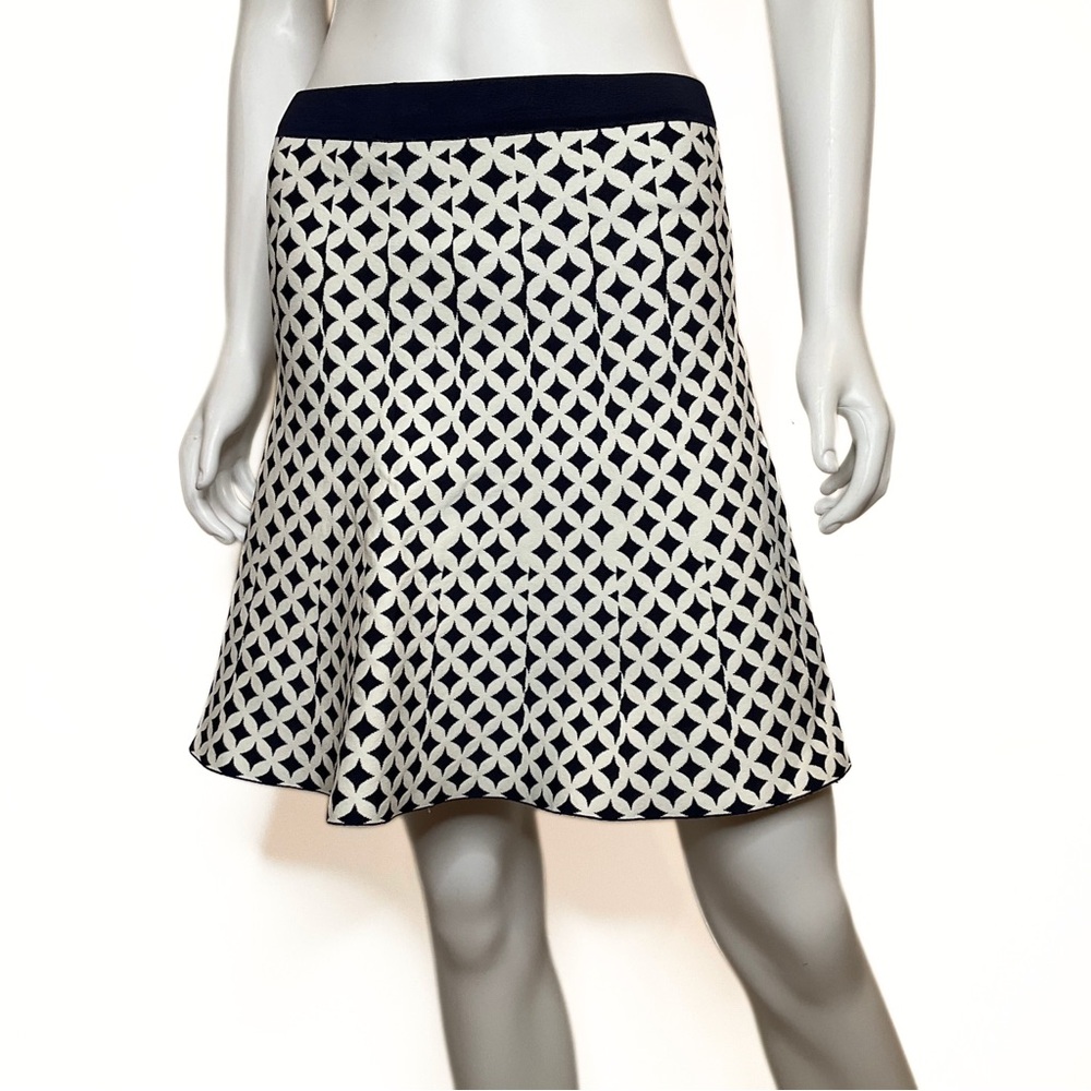 Bebe Starburst Geometric Flare Skater Mini Skirt Womens SZ S Dainty Effortless